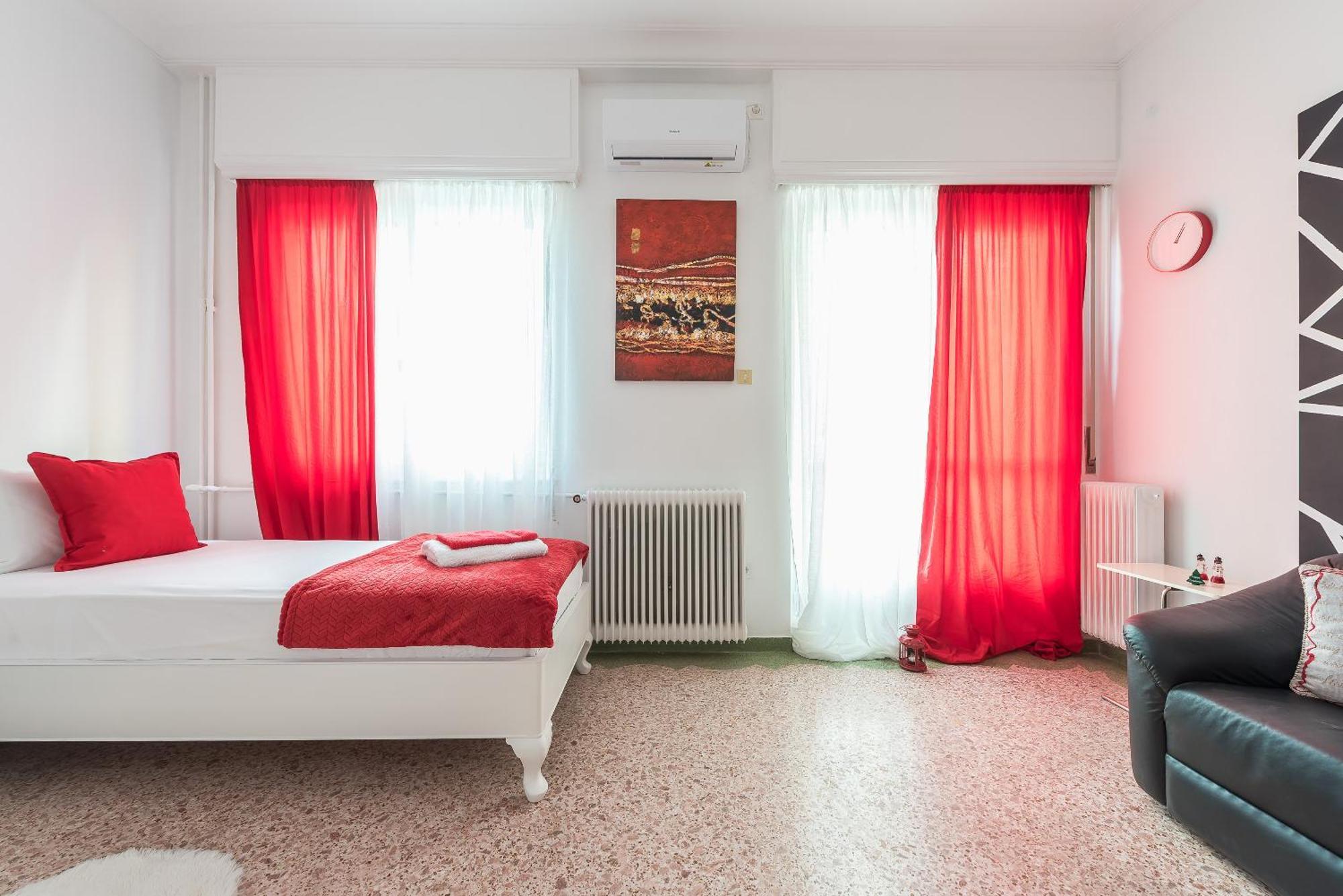 Private Rooms Athens - Shared Bathroom Номер фото